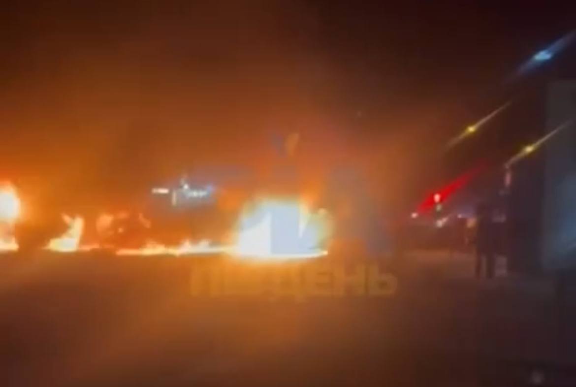 Rusiya ordusu Zaporojyedə yaşayış məhəlləsini atəşə tutub - VİDEO