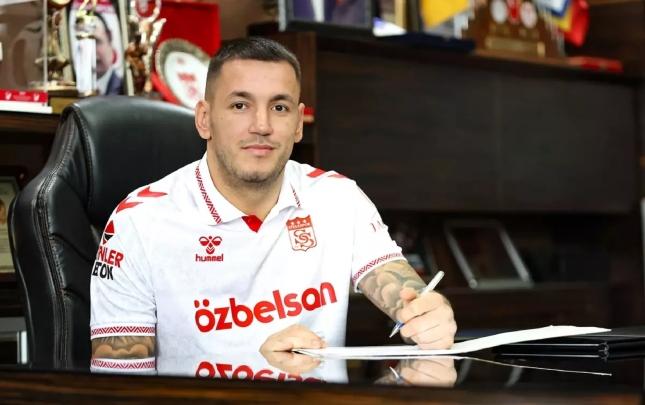 Türkiyə klubu sabiq futbolçusunu yenidən heyətinə qatdı