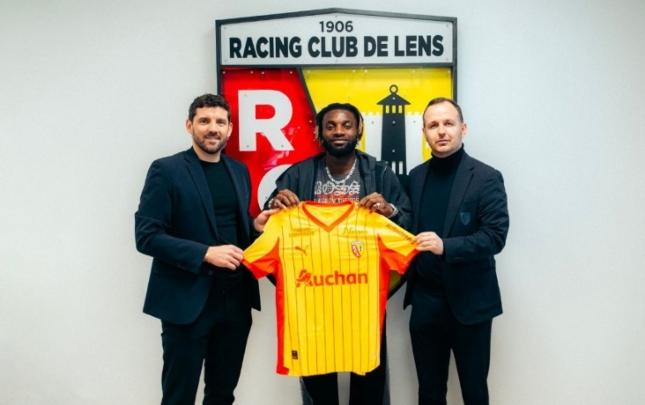 Klubdan irqçi təhqirlərə SƏRT REAKSİYA: Futbolçumuzun yanındayıq Klubdan irqçi təhqirlərə SƏRT REAKSİYA: Futbolçumuzun yanındayıq