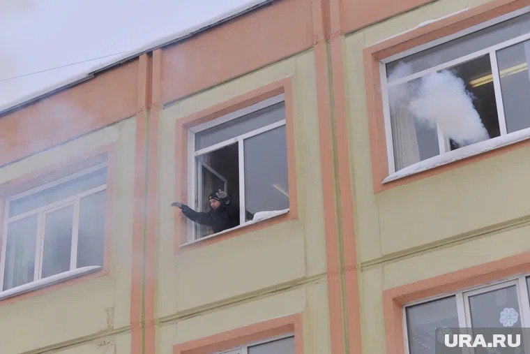 Rusiyada məktəbli qız şagirdlərə hücum etdi: Yaralılar var &ndash; FOTO/VİDEO