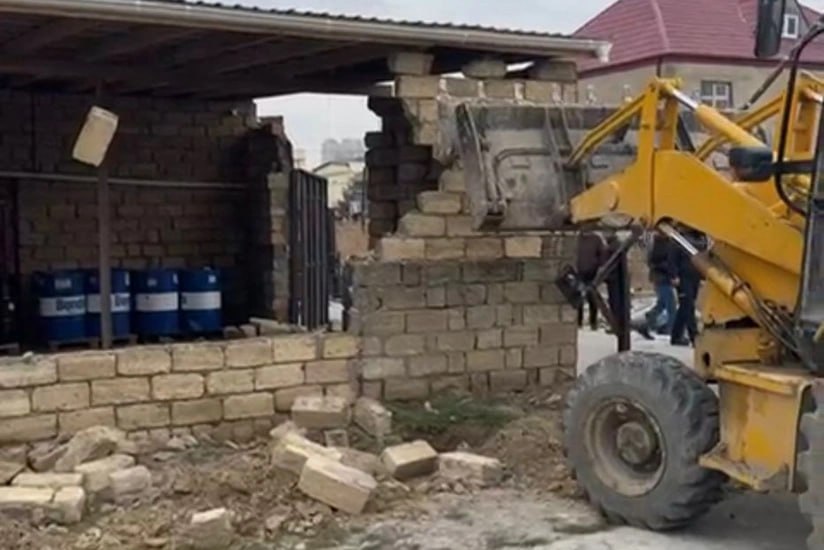 Bu ərazidə qanunsuz tikili söküldü &ndash; VİDEO
