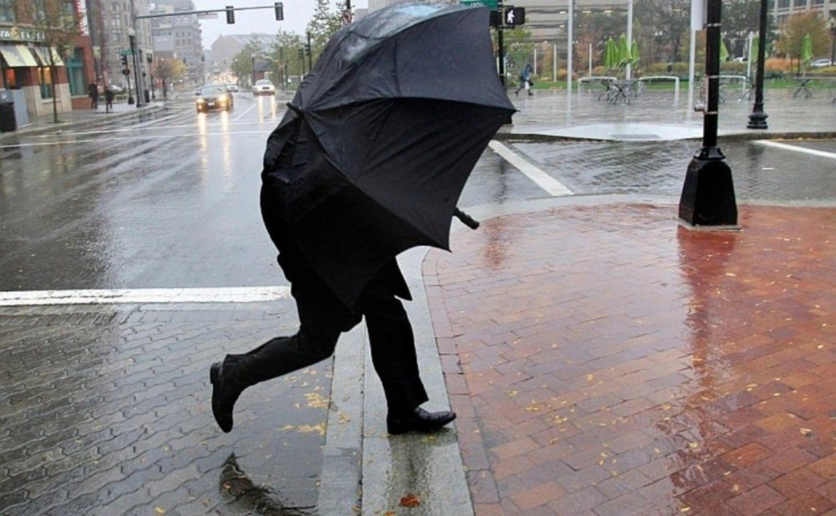 Küləkli havada 1 nəfər həyatını itirib, 4 nəfər isə XƏSARƏT alıb