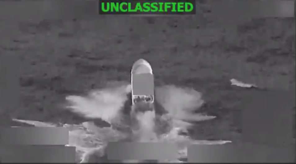 ABŞ narkotik daşınan gəmini belə məhv etdi &ndash; ANBAAN VİDEO