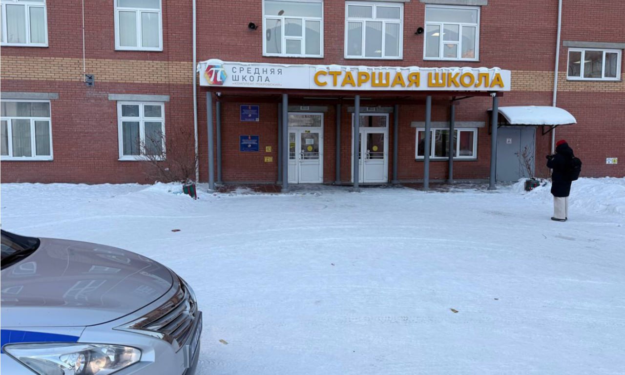 Şagird məktəbi yandırdı, direktor işdən çıxarıldı &ndash; Rusiyada QEYRİ-ADİ OLAY