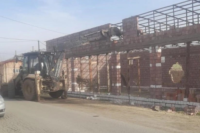 Füzulidə qanunsuz tikili sökülüb - FOTO/VİDEO