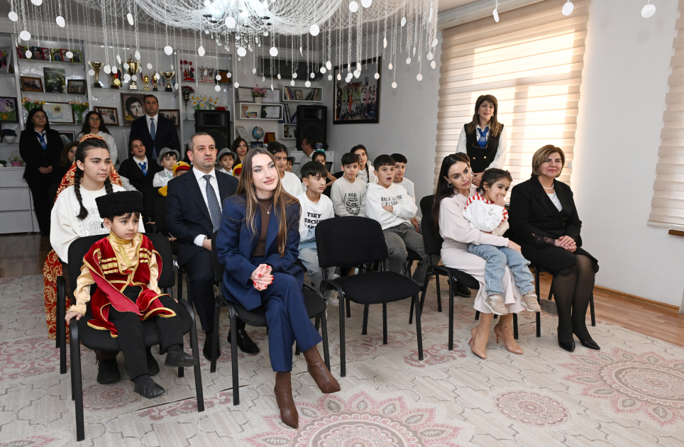 Leyla Əliyeva və Alena Əliyeva Gəncədə uşaq evində - FOTO