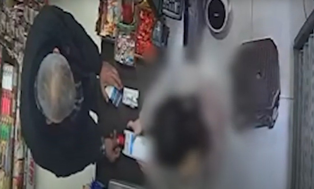 Avtobusda oğurladığı bank kartı ilə 900 manatlıq alış-veriş etdi - ANBAAN VİDEO