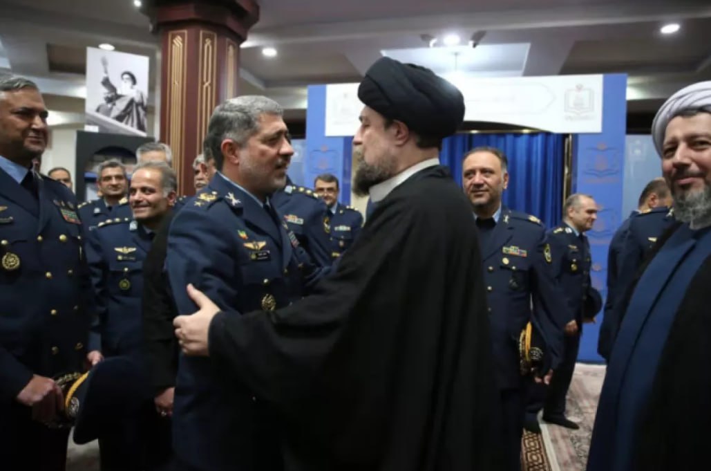 İranda komandirlər Əli Xameneinin nəvəsi ilə görüşdü &ndash; Özü tədbirə qatılmadı &ndash; FOTO