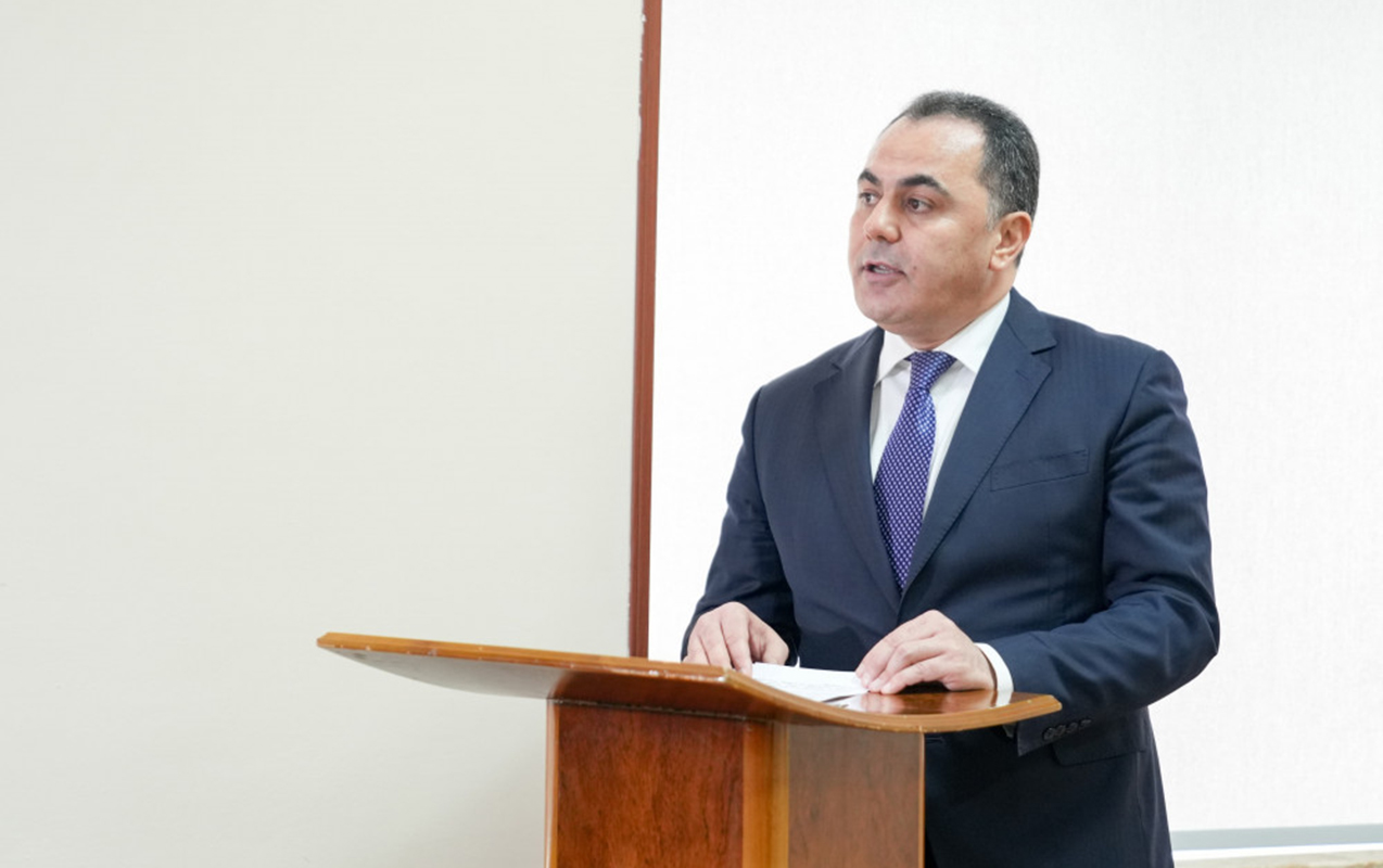 Naxçıvanın Baş naziri kolektivə təqdim olundu &ndash; FOTO