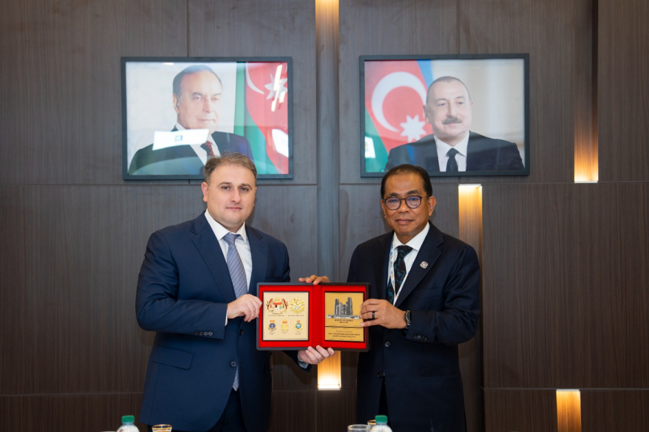 Müdafiə sənayesi nazirinin rəhbərlik etdiyi nümayəndə heyəti &ldquo;World Defence Show 2026&rdquo; SƏRGİSİNDƏ - FOTO