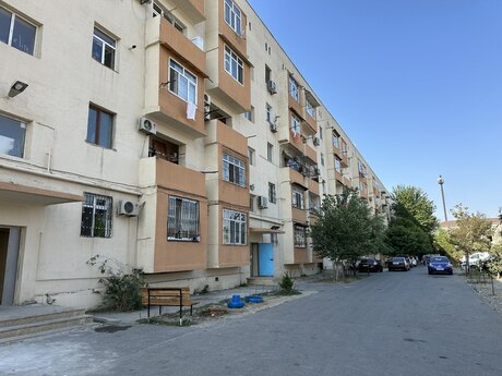 Zaqatala sakini Oğuzda binanın damından YIXILDI