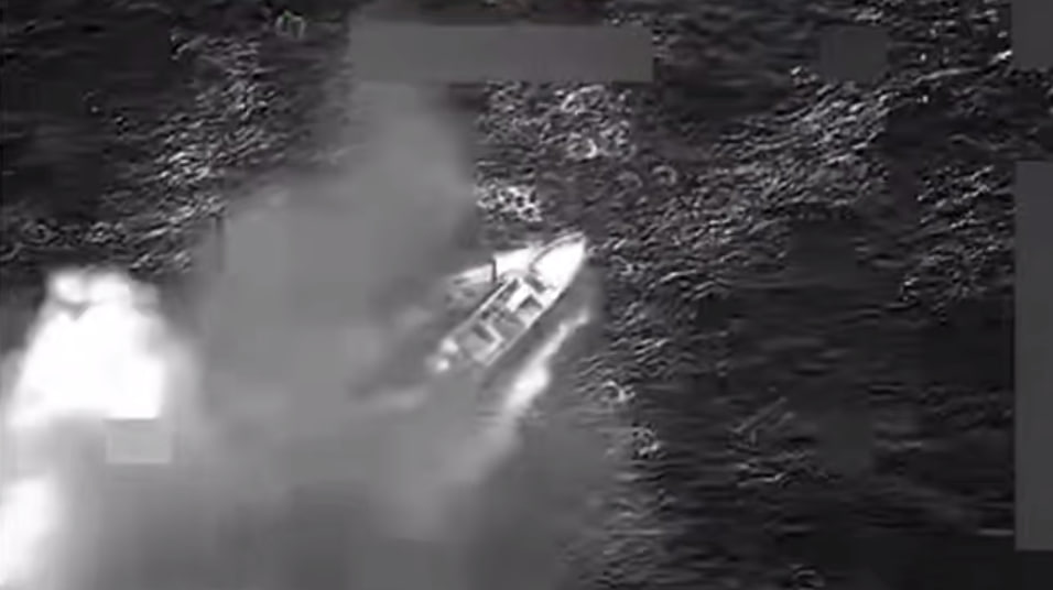 ABŞ daha bir gəmini vurdu - Ölənlər var - Video