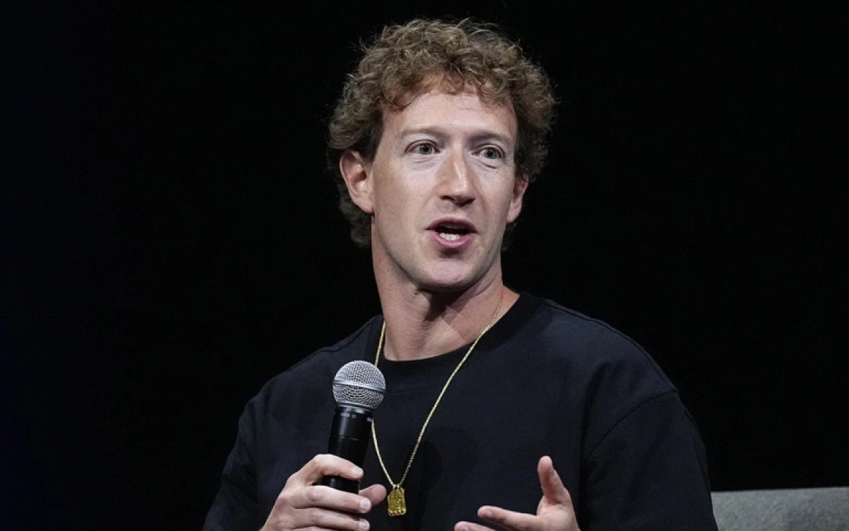 Zukerberg milyarderlər adasına KÖÇÜR?