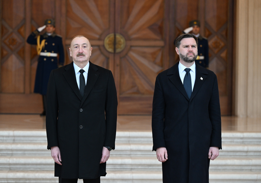 ABŞ Vitse-prezidentinin Bakıda QARŞILANMA MƏRASİMİ - FOTO