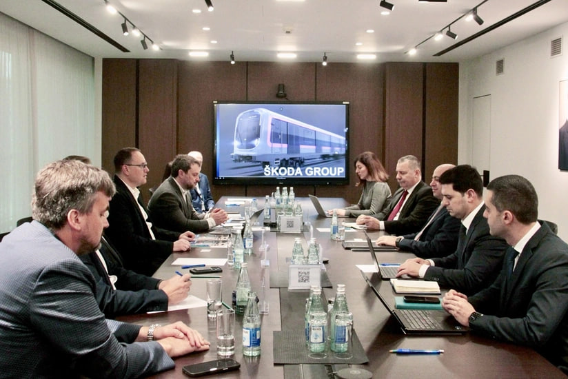 Çexiya şirkəti Bakı metrosuna vaqon satmaq niyyətindədir - FOTO