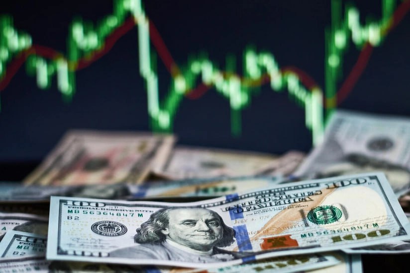 Yeni məzənnə: Avro və rus rublu ucuzlaşdı