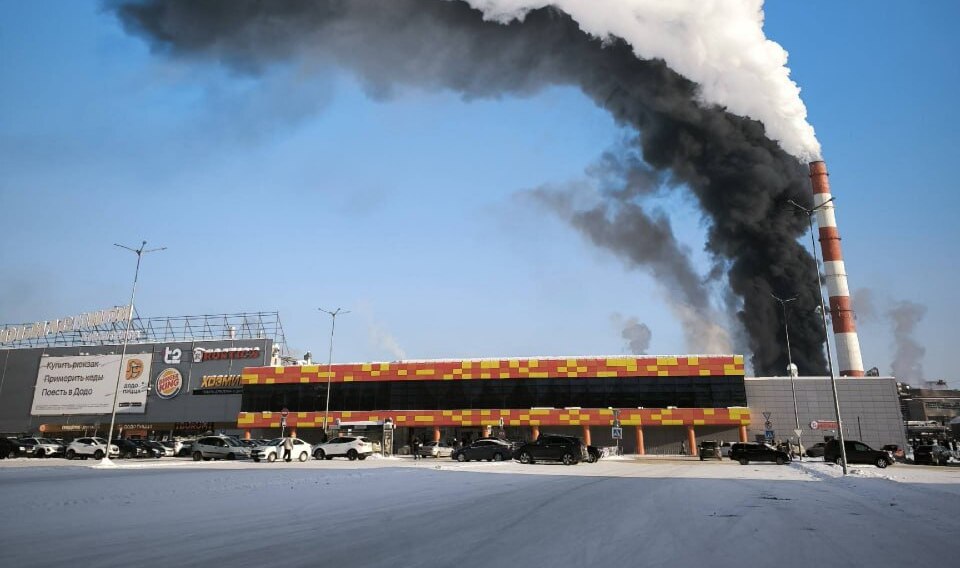 Ukrayna PUA-ları &ldquo;Lukoyl&rdquo;un neft emalı zavoduna zərbə endirdi - VİDEO