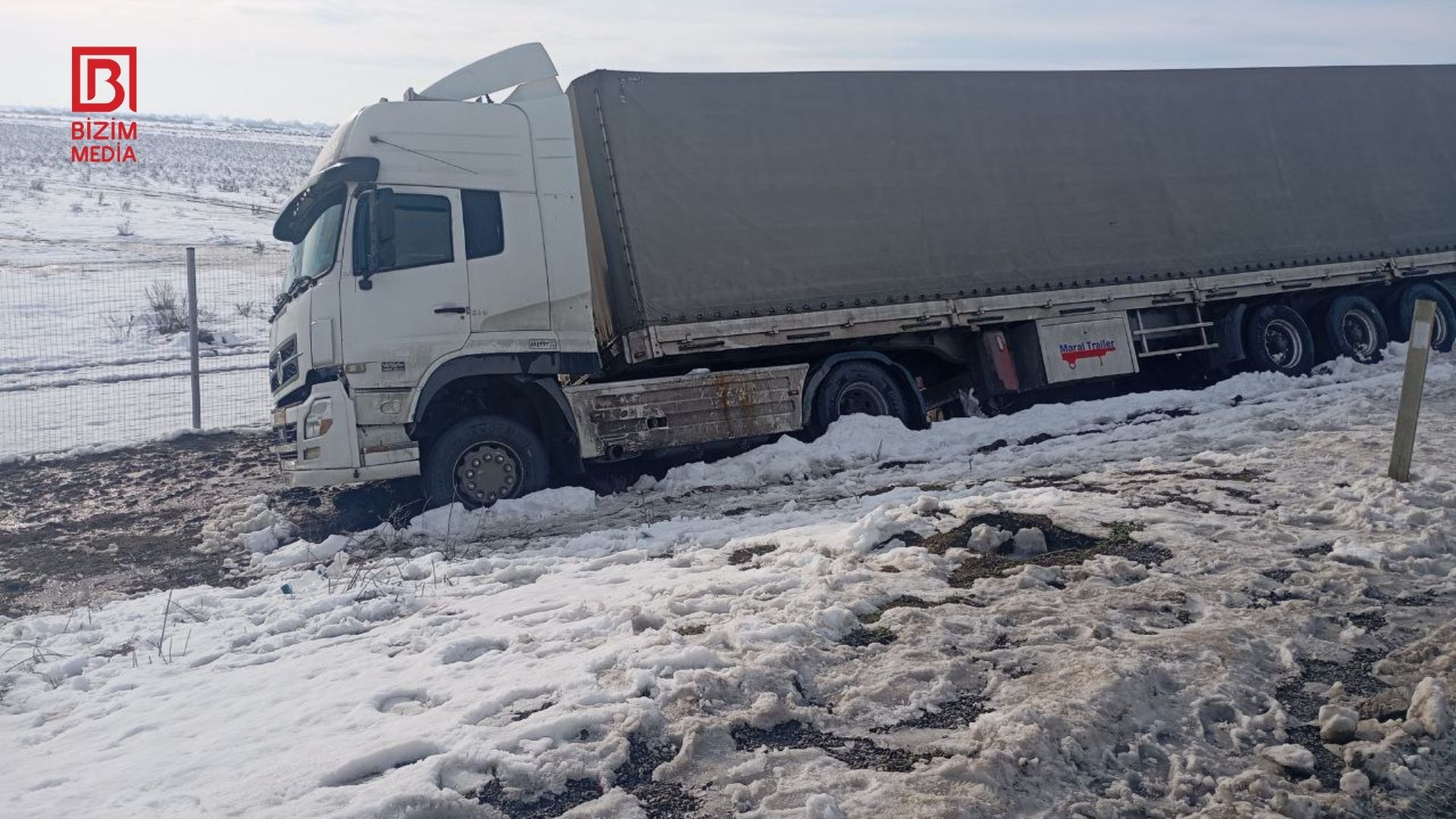İran TIR-ı Ələt-Astara yolunda qəzaya düşdü &ndash; FOTO/VİDEO