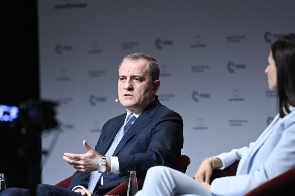 Ceyhun Bayramov Münxendə Tramp Marşrutu layihəsinin əhəmiyyətindən DANIŞDI