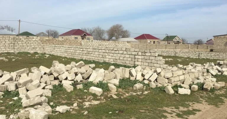 Bələdiyyələr torpaq satışı ilə bağlı qanunları NECƏ POZUR?