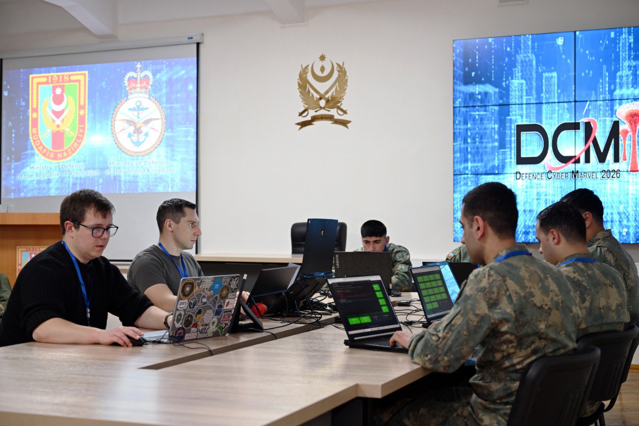 Azərbaycan və Böyük Britaniya hərbçiləri kibertəhlükəsizlik təlimində iştirak ediblər - FOTO