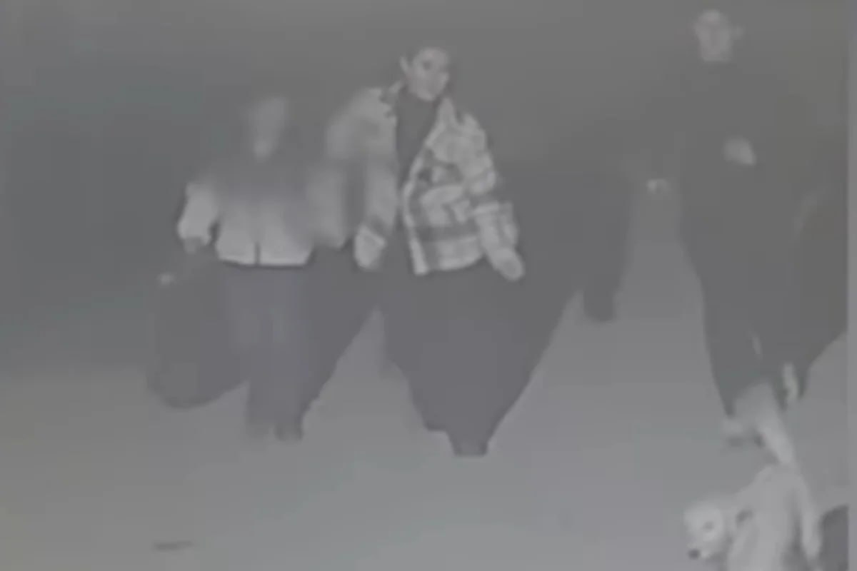 Bakıda ana uşağını küçəyə atdı - Hər kəs onun axtarır - VİDEO