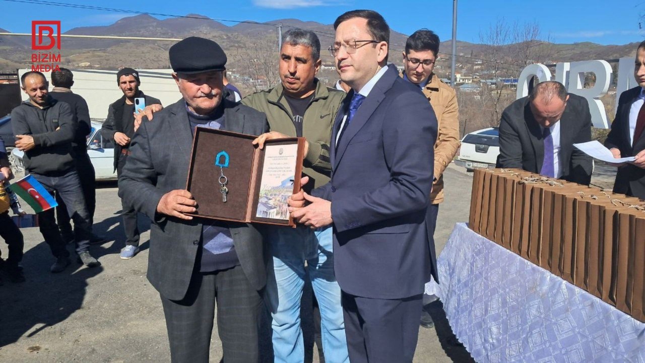 Hadrut və Qırmızı Bazarda daha 30 ailəyə evlərinin açarları təqdim olundu &ndash; FOTO