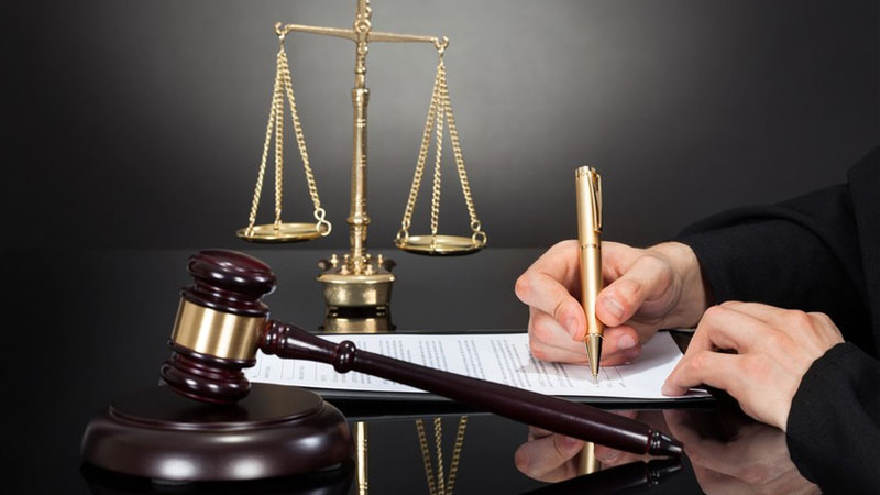 38 min manat borca görə maşınlarına həbs qoyuldu &ndash; FOTO