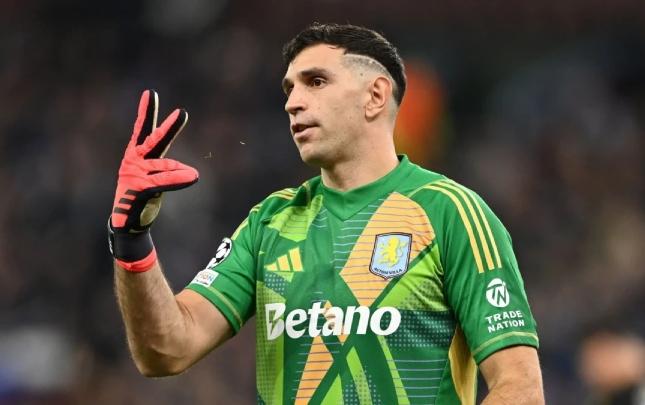 Premyer Liqanın ƏN YAXŞI qapıçısı bilindi