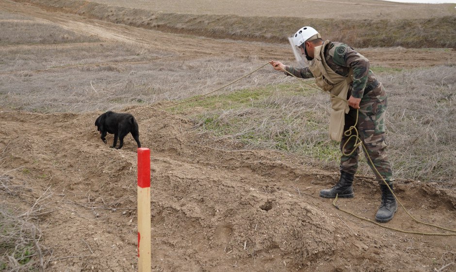 Azad olunan ərazilər minalardan belə təmizlənir – FOTO Azad olunan ərazilər minalardan belə təmizlənir – FOTO