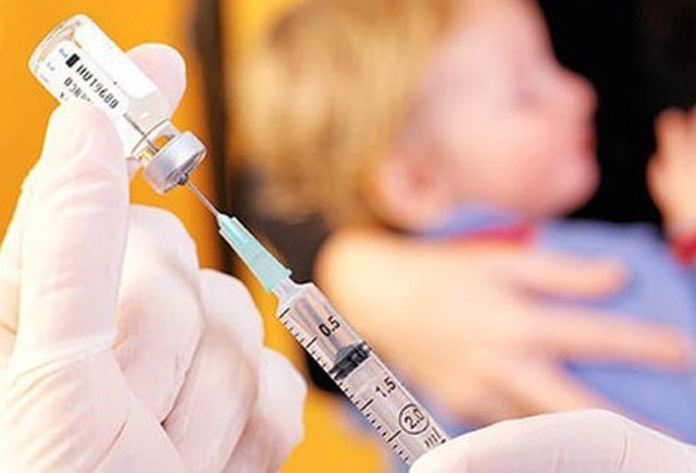 Uşağını peyvənd etdirmək istəməyən valideynlərə XƏBƏRDARLIQ Uşağını peyvənd etdirmək istəməyən valideynlərə XƏBƏRDARLIQ