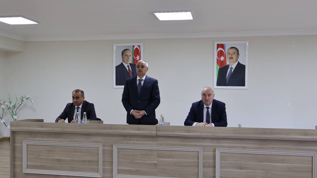 Qusarın Quxuroba kəndinin problemləri dinlənildi - FOTO Qusarın Quxuroba kəndinin problemləri dinlənildi - FOTO