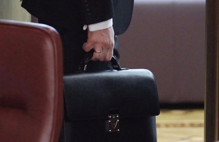 Şəkidə vəzifəli şəxs işdən çıxarıldı Şəkidə vəzifəli şəxs işdən çıxarıldı