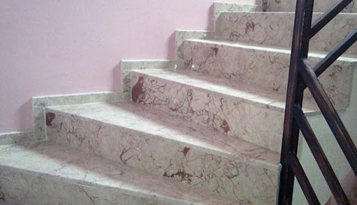 Çay evində vurduğu şəxs pilləkəndən yıxılıb öldü Çay evində vurduğu şəxs pilləkəndən yıxılıb öldü