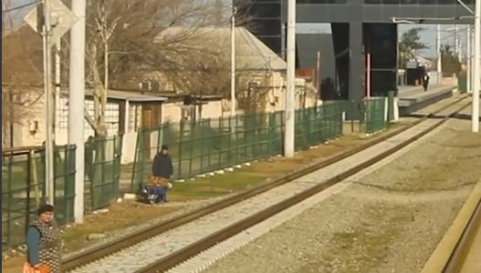 Dəmir yolu ətrafında yerləşən tikililərlə bağlı XƏBƏRDARLIQ &ndash; VİDEO