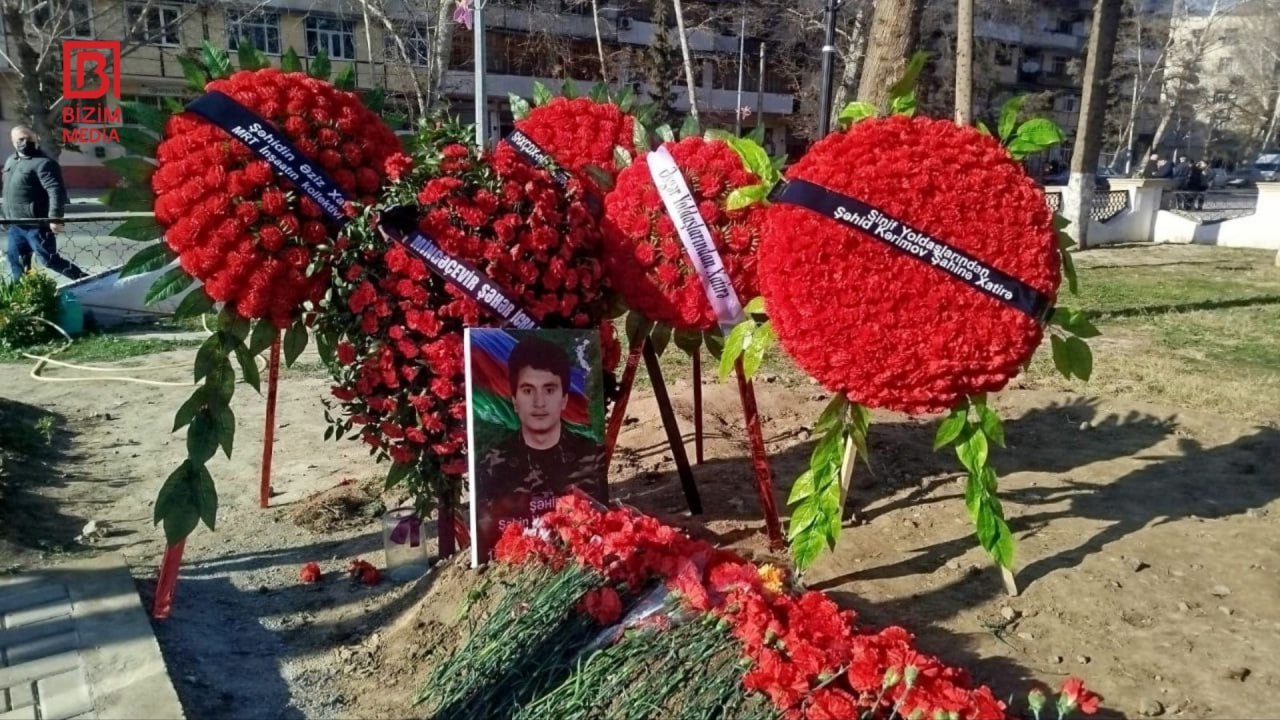 Nəşi 33 il sonra tapılan Şahin Kərimov torpağa tapşırıldı - FOTO Nəşi 33 il sonra tapılan Şahin Kərimov torpağa tapşırıldı - FOTO