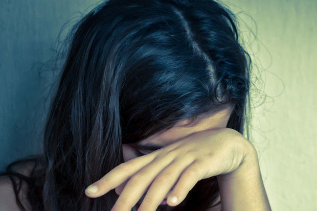 Bakıda qeyri-adi hadisə: Qızına şillə vuran ata həbs olunmasını istədi