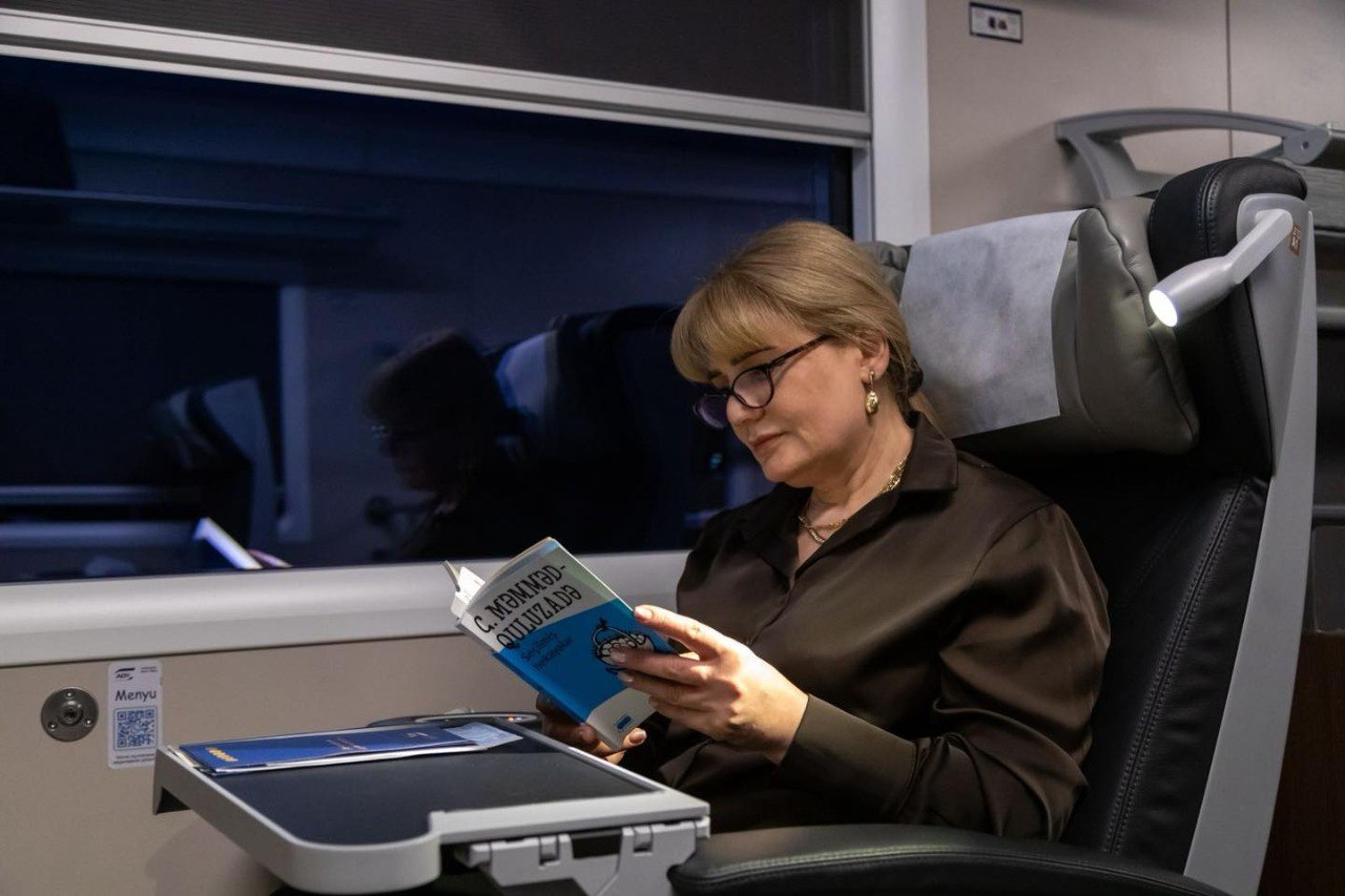 ADY-dən kitabsevər sərnişinlərə ŞAD XƏBƏR! - FOTO ADY-dən kitabsevər sərnişinlərə ŞAD XƏBƏR! - FOTO