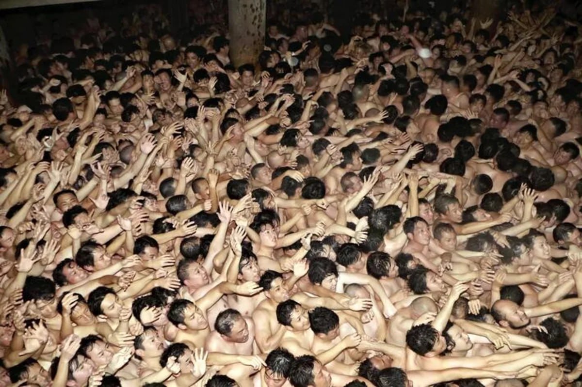 Yaponiyada "çılpaq festivalı": 6 nəfər xəsarət aldı - VİDEO Yaponiyada "çılpaq festivalı": 6 nəfər xəsarət aldı - VİDEO