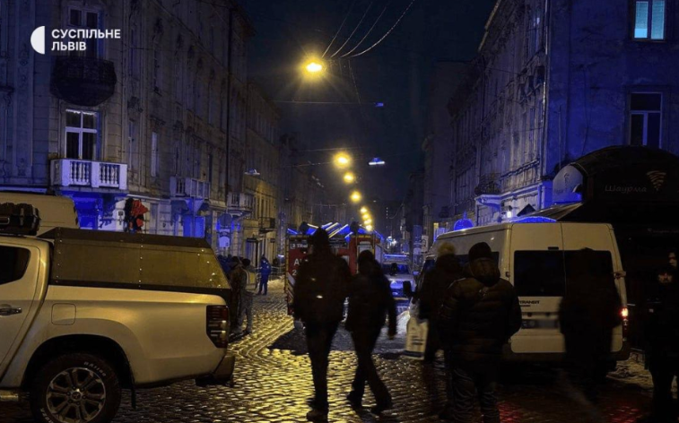 Lvovda partlayışlar: Xəsarət alanların sayı 24-ə çatdı - VİDEO Lvovda partlayışlar: Xəsarət alanların sayı 24-ə çatdı - VİDEO