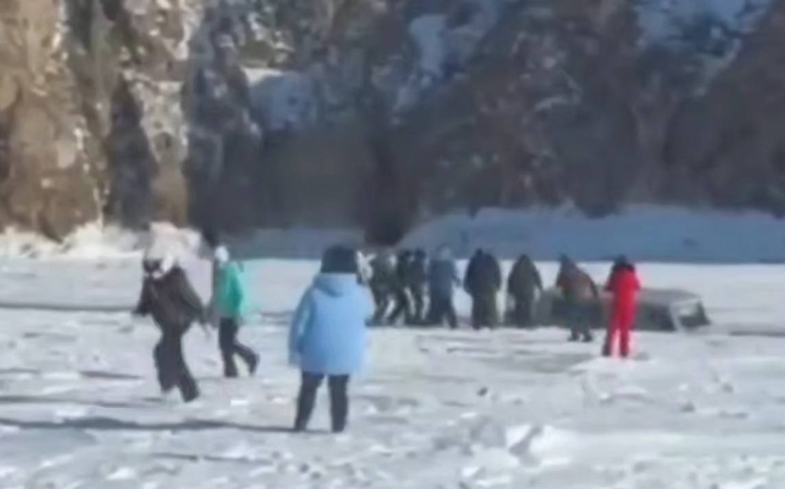 Çinli turistlərin Baykalda batdığı yerdən yeni VİDEO