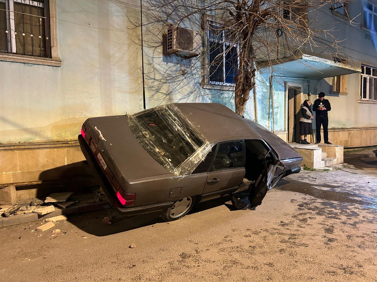 Kürdəmirdə avtomobil 4 nəfəri vurdu: 2-si azyaşlıdır - FOTO