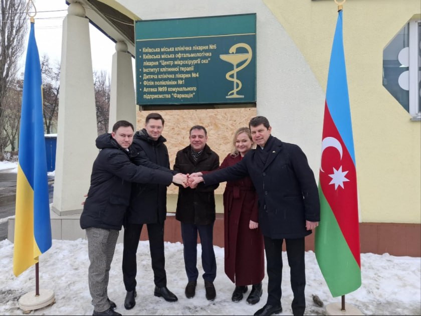 Azərbaycanın humanitar yardımı Kiyevə təhvil verildi - FOTO