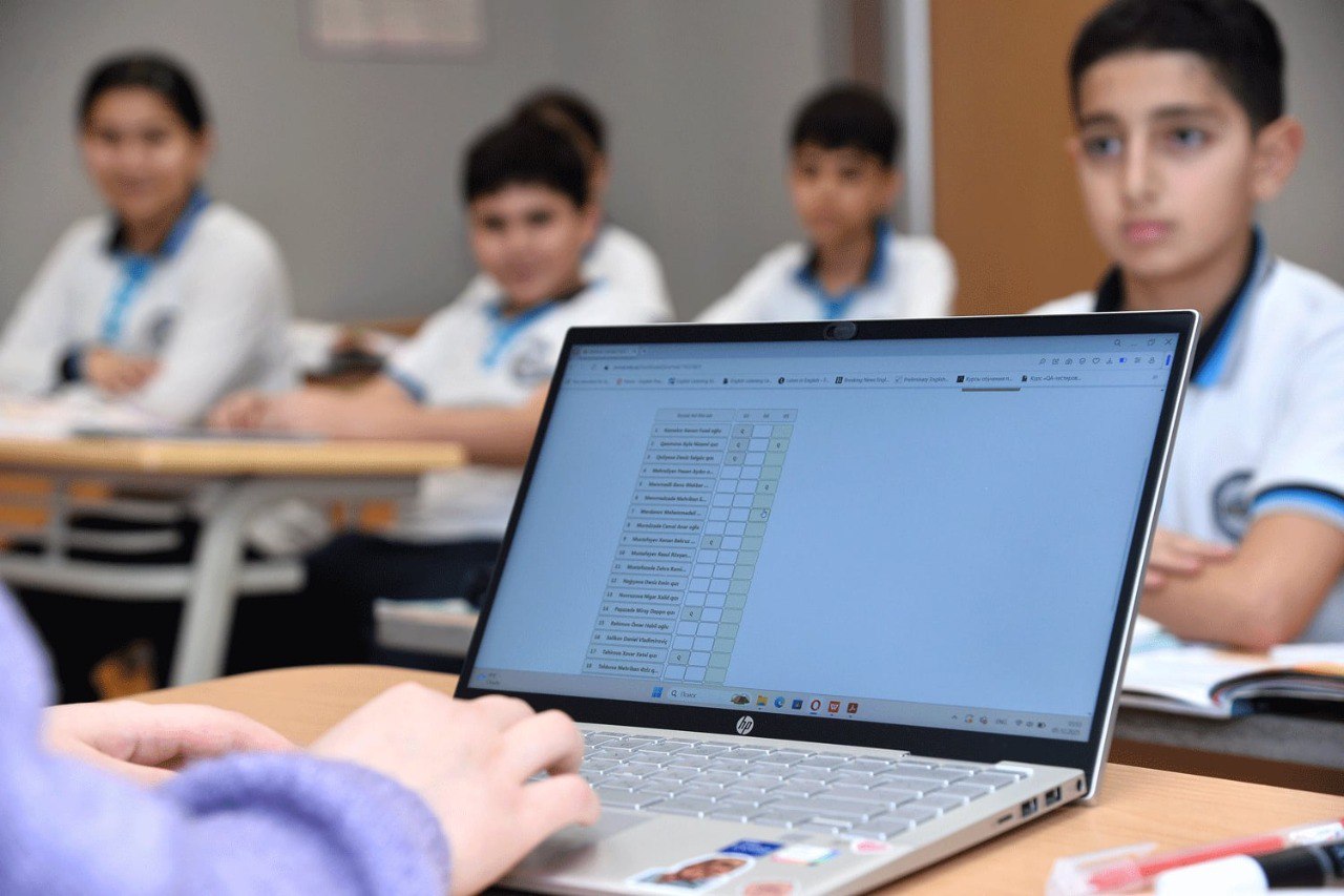 Bu məktəblər elektron jurnala keçib Bu məktəblər elektron jurnala keçib