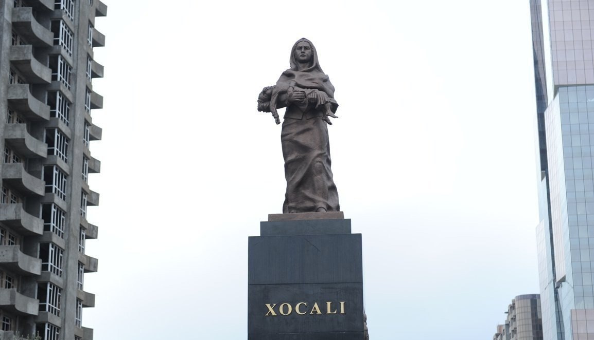 Xocalı faciəsinin 34-ci İLDÖNÜMÜ – “Ana harayı” abidəsinin yerləşdiyi park YENİLƏNİR Xocalı faciəsinin 34-ci İLDÖNÜMÜ – “Ana harayı” abidəsinin yerləşdiyi park YENİLƏNİR