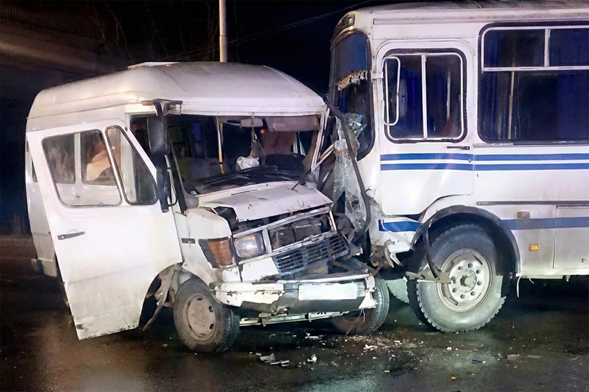 Lənkəranda avtobusla mikroavtobus TOQQUŞDU - VİDEO