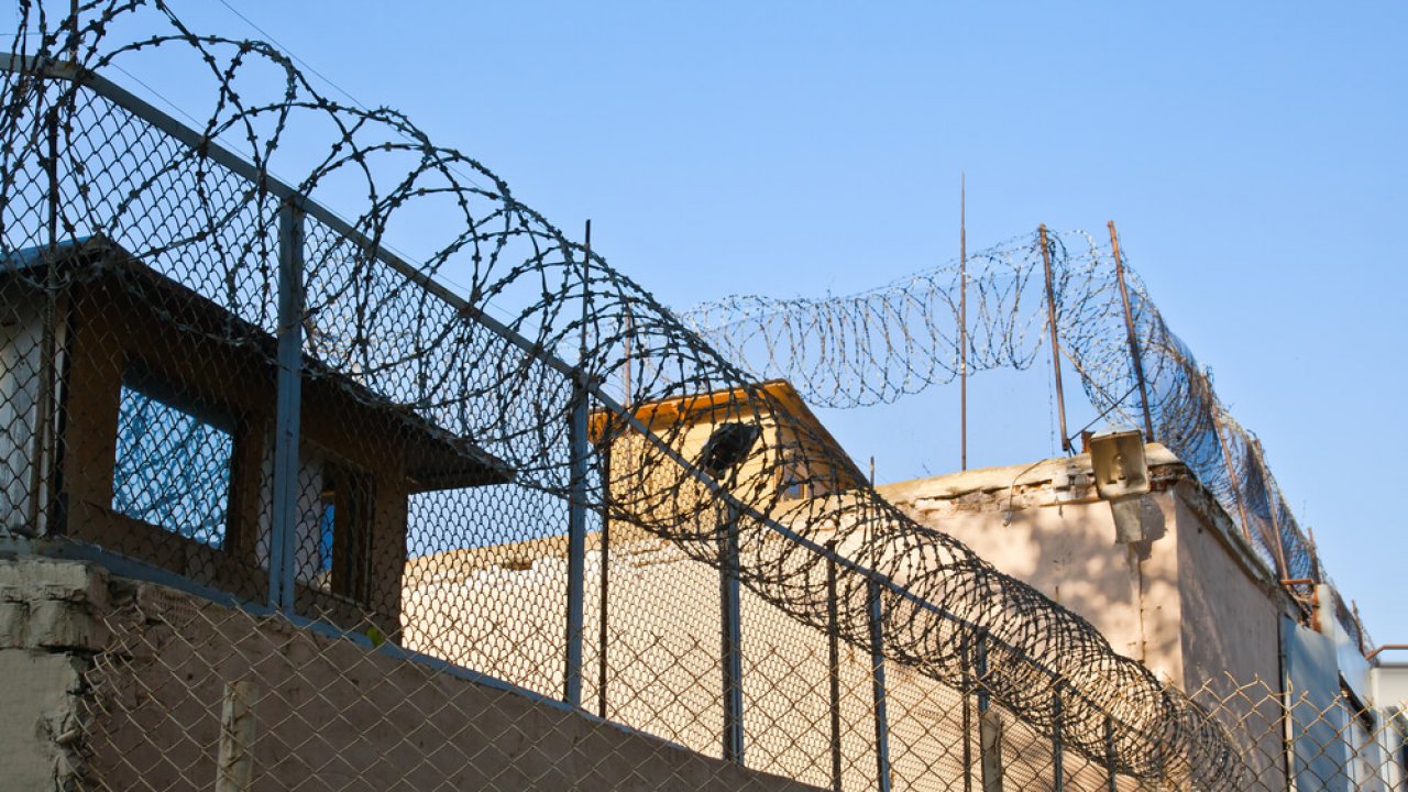 Sahibkarın pulunu mənimsəyən şəxslər azadlığa buraxıldı