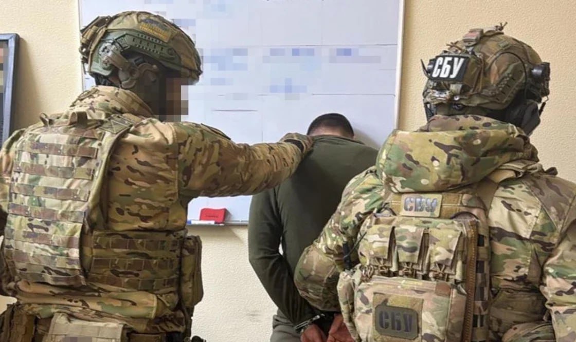 Ukraynada yeni korrupsiya qalmaqalı: Yüksək vəzifəli zabitlər saxlanıldı