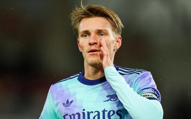 Baş məşqçiyə görə klubdan getməyə HAZIRLAŞIR