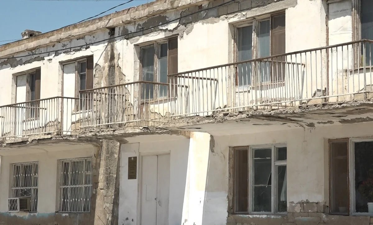 Qəzalı vəziyyətdə olan tibb müəssisələrinin təmiri ilə bağlı RƏSMİ AÇIQLAMA Qəzalı vəziyyətdə olan tibb müəssisələrinin təmiri ilə bağlı RƏSMİ AÇIQLAMA